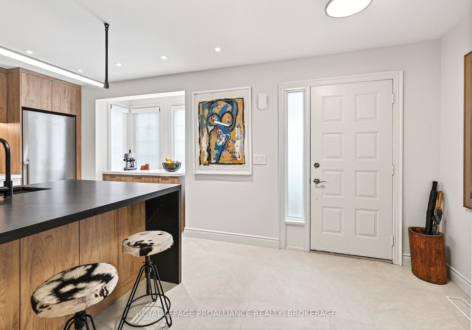 1-place-darmes-kingston-ontario-x13438152