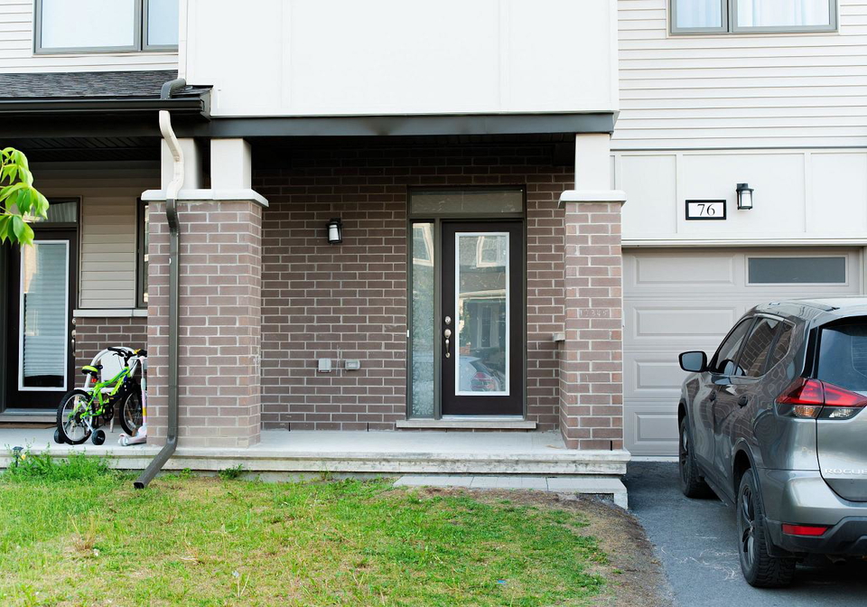76-kindred-row-ottawa-ontario-x13438266