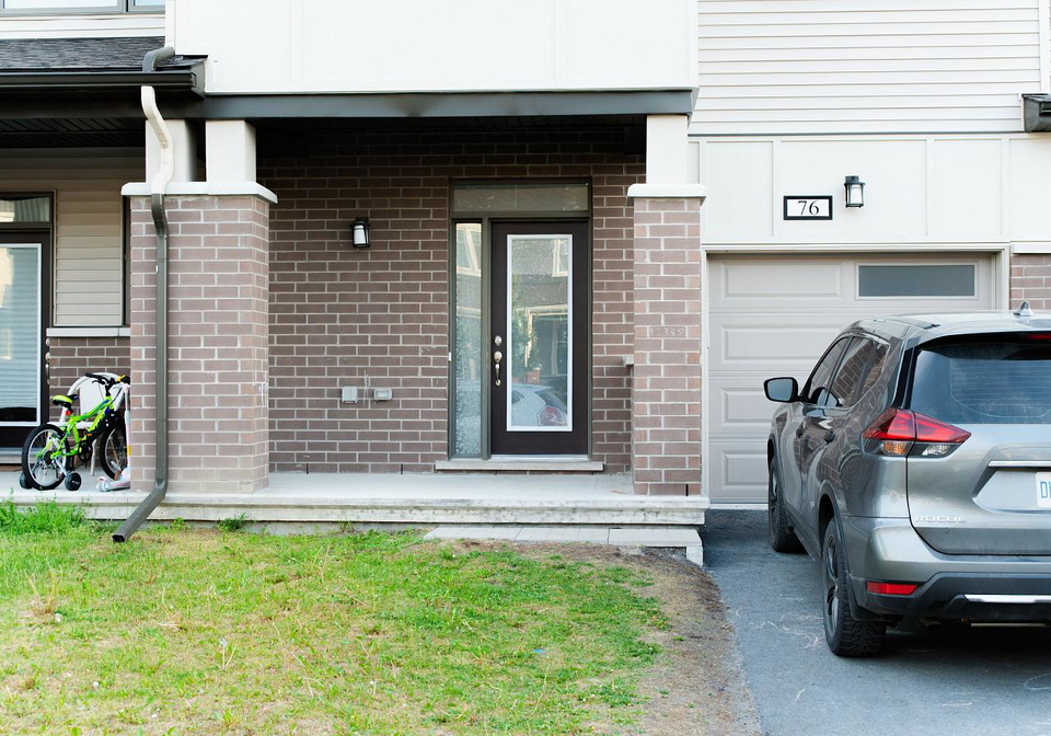 76-kindred-row-ottawa-ontario-x13438266