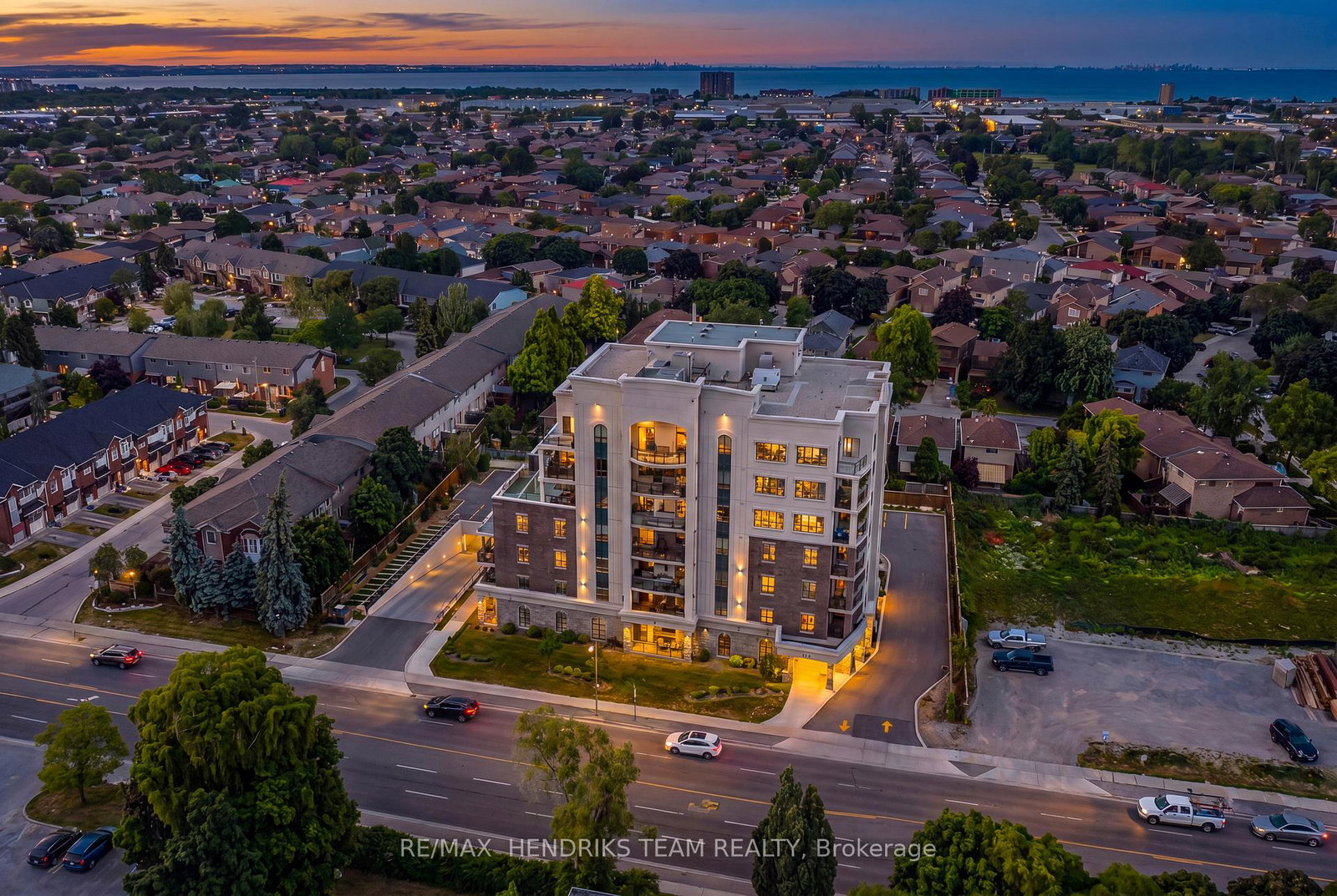 319-highway-8-hamilton-ontario-x13438498