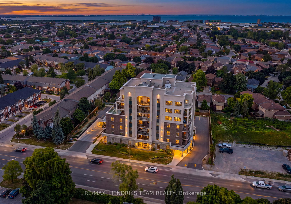 319-highway-8-hamilton-ontario-x13438498