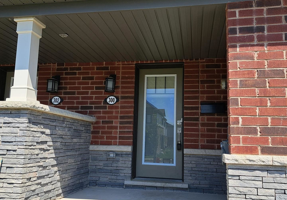 300-bedrock-road-hamilton-ontario-x13438878