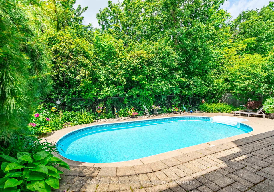 26-shadetree-crescent-hamilton-ontario-x13438986