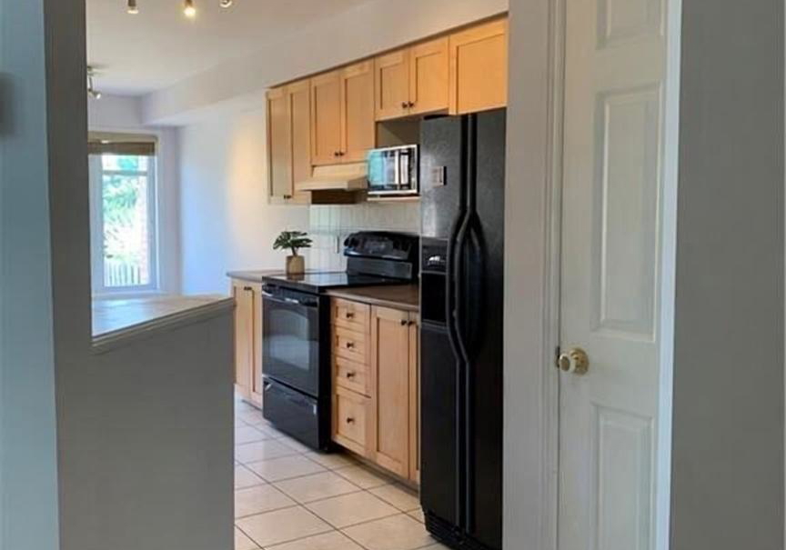 919-schooner-crescent-ottawa-ontario-x13439272