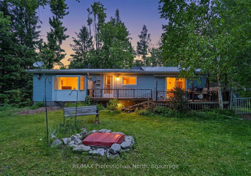 18-fire-route-104a-trent-lakes-ontario-x13439298