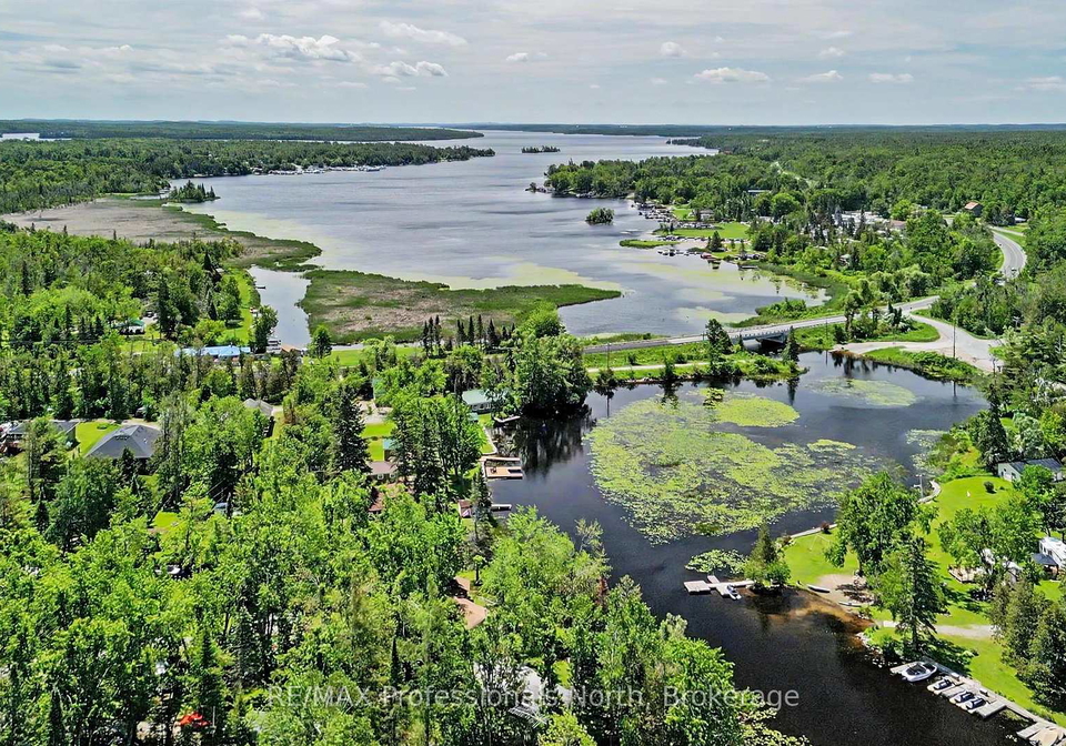 18-fire-route-104a-trent-lakes-ontario-x13439298