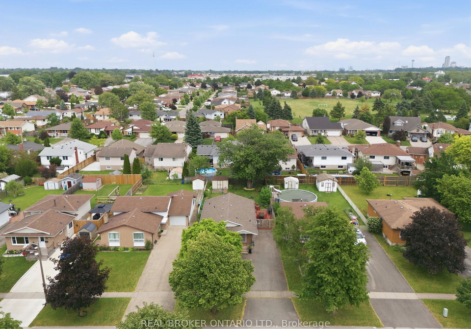 7996-paddock-trail-niagara-falls-ontario-x13439478