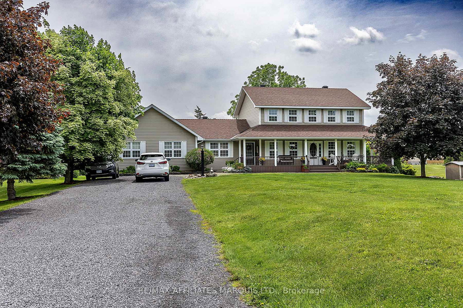 12118-lakeshore-drive-south-dundas-ontario-x13440172