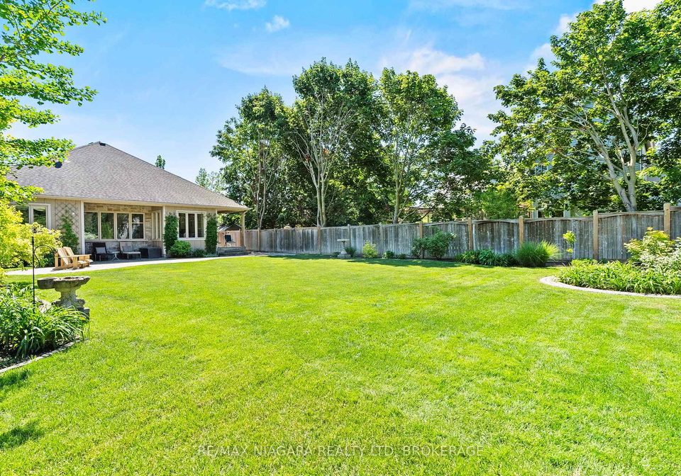 8-campbell-street-niagara-on-the-lake-ontario-x13440176
