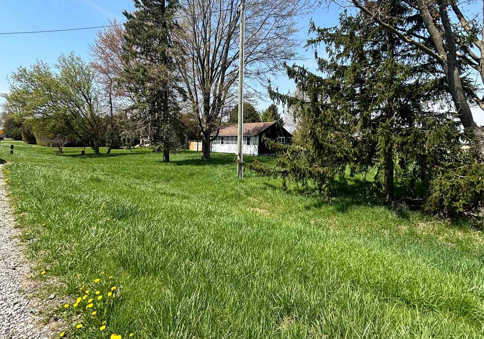 12003-baseline-road-chatham-kent-ontario-x13440510