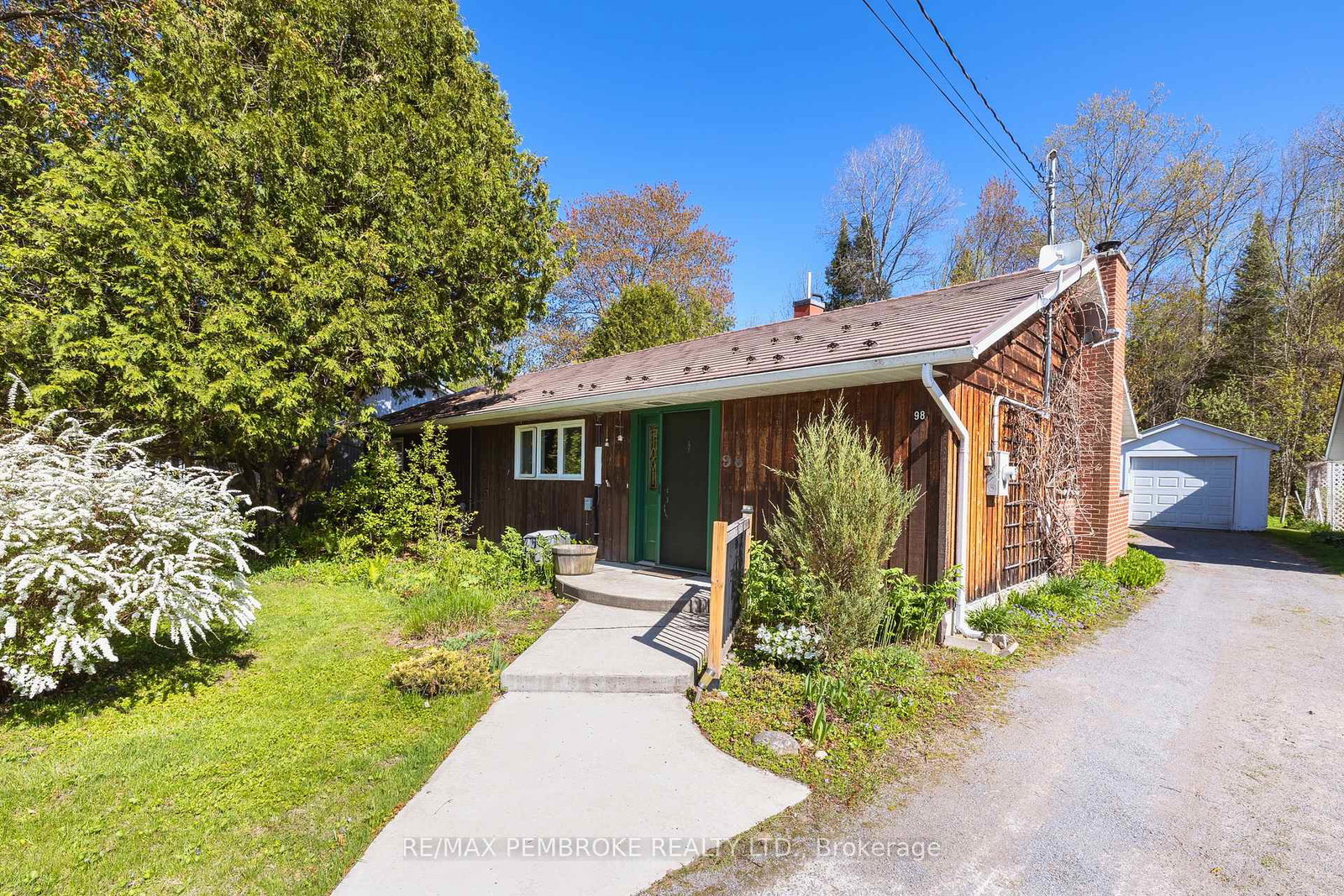 98-glendale-avenue-deep-river-ontario-x13441140