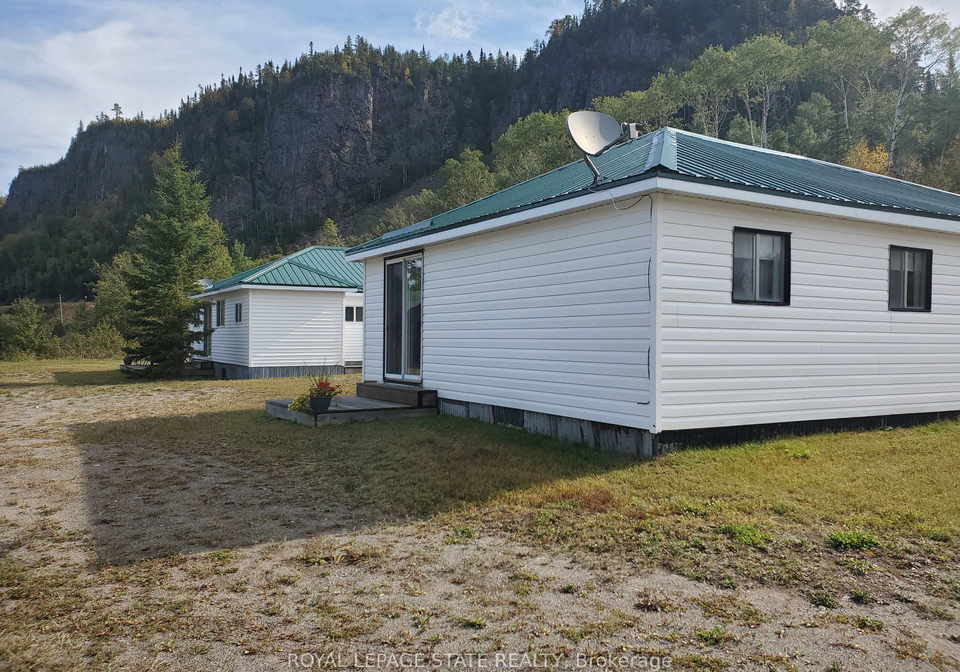 464-11-highway-greenstone-ontario-x13442034