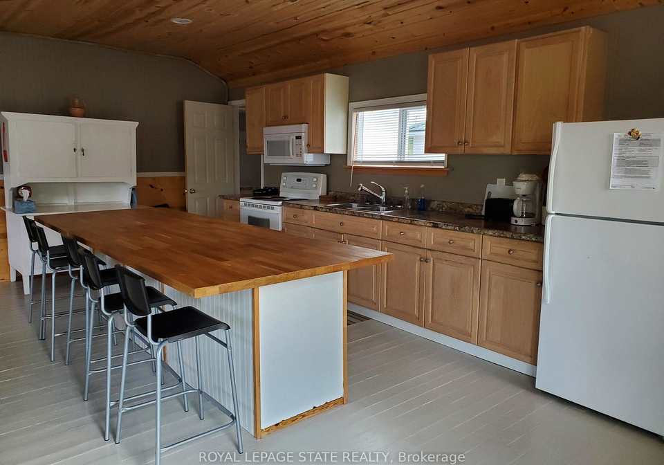 464-11-highway-greenstone-ontario-x13442034
