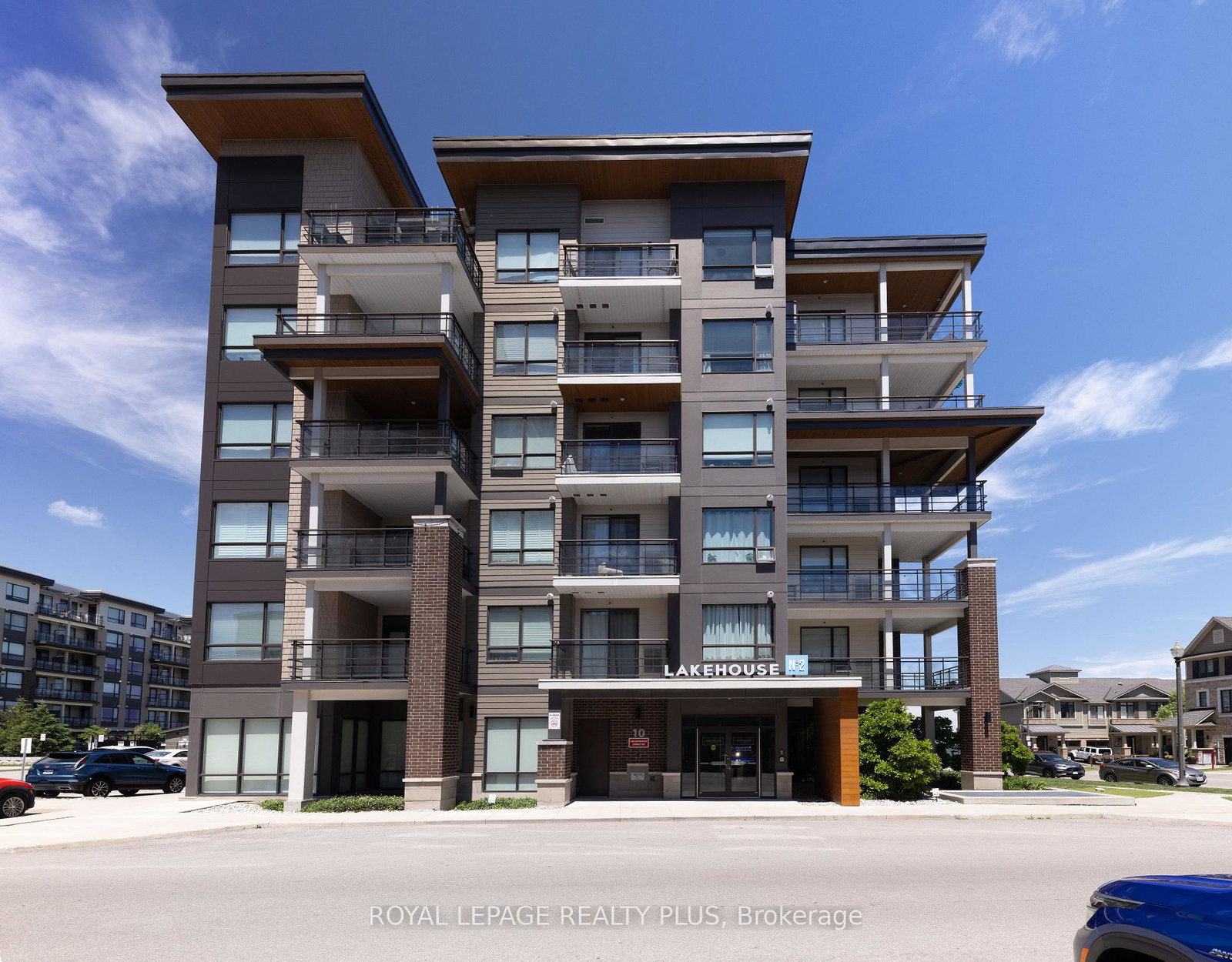 10-esplanade-lane-grimsby-ontario-x13442054