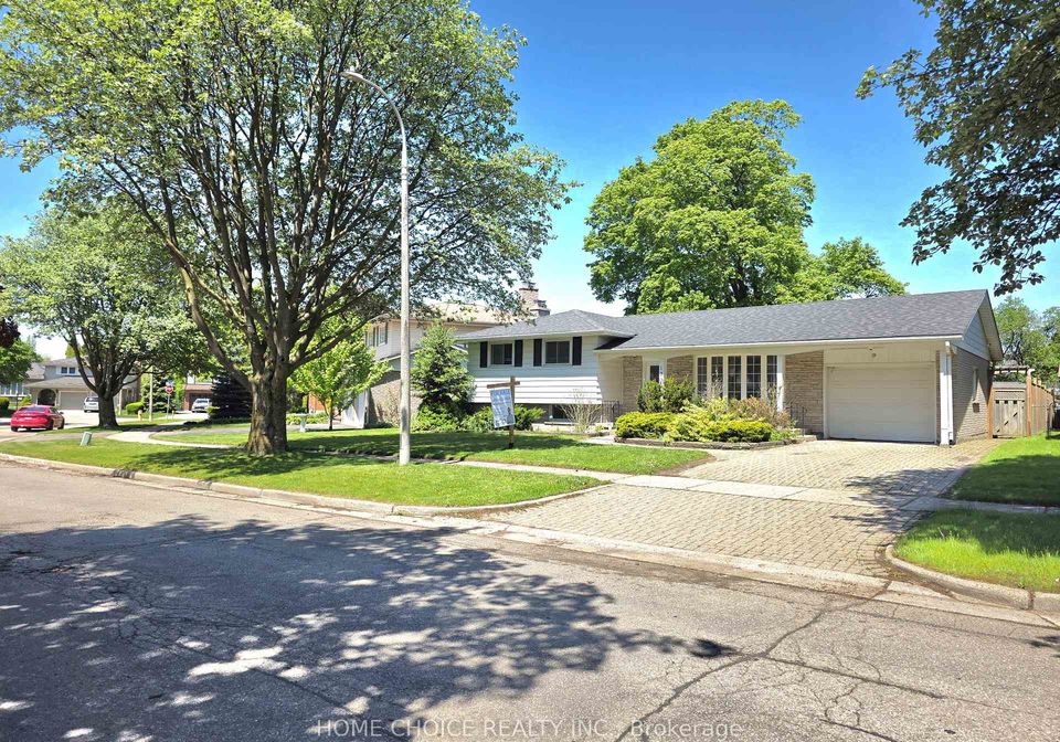 130-champlain-crescent-kitchener-ontario-x13442336