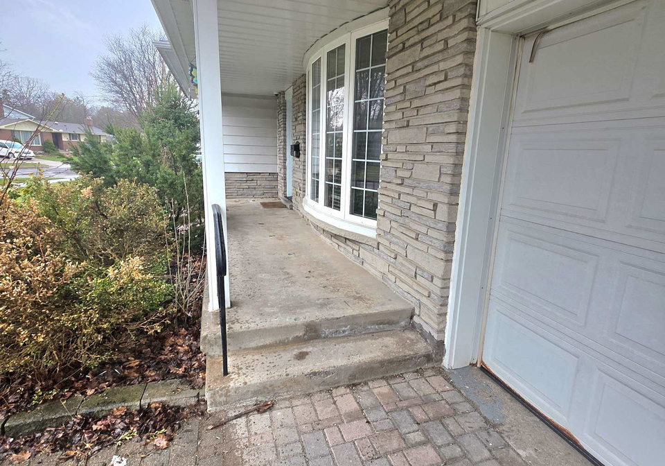 130-champlain-crescent-kitchener-ontario-x13442336