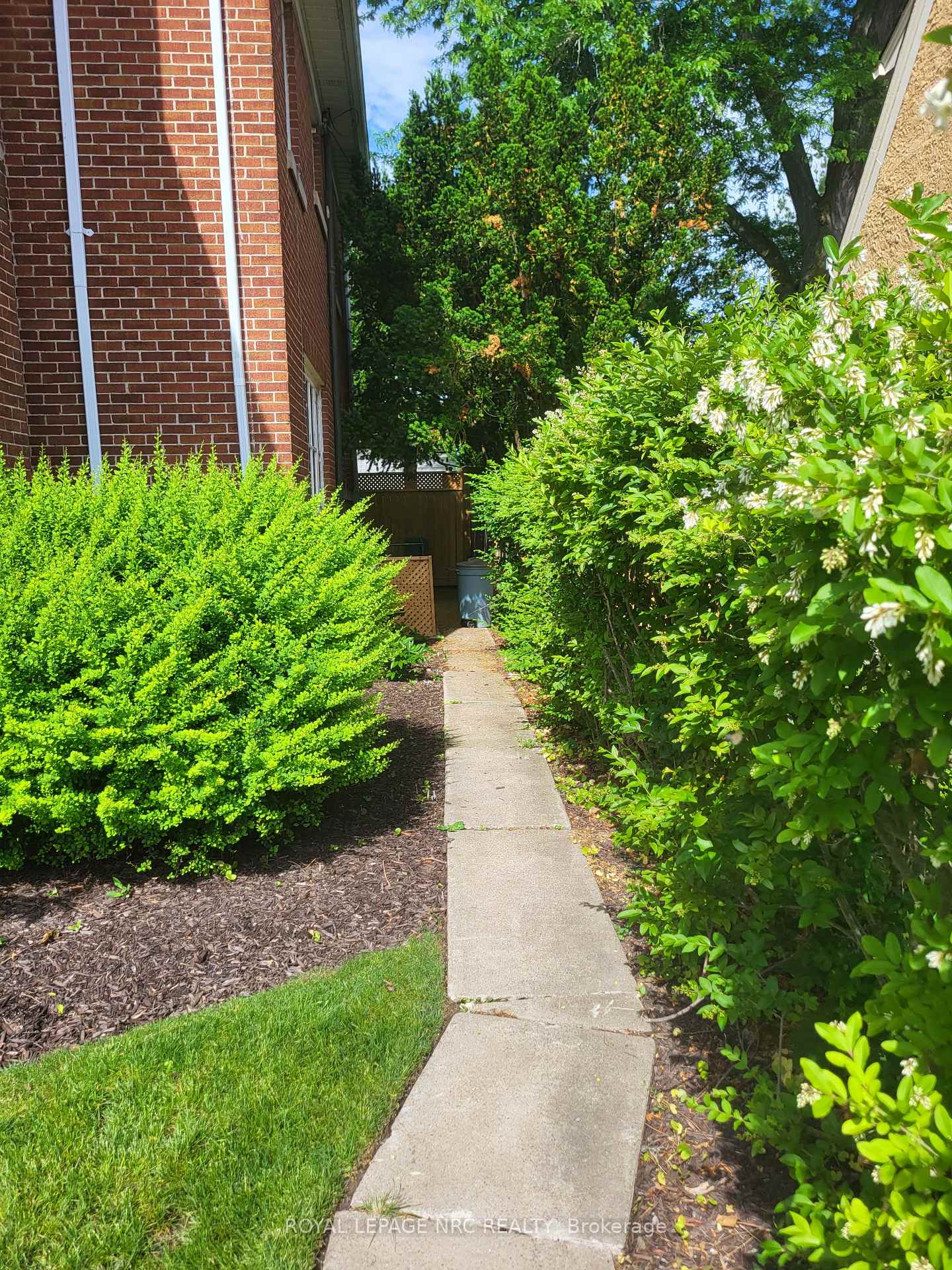 1-wychwood-road-st-catharines-ontario-x13442960