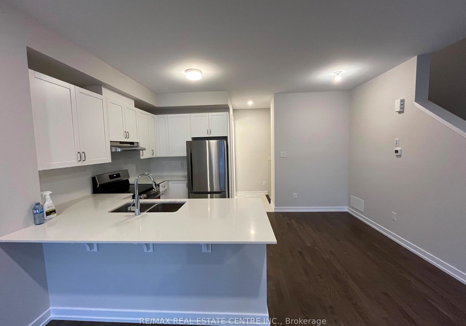 540-oldenburg-avenue-ottawa-ontario-x13443140