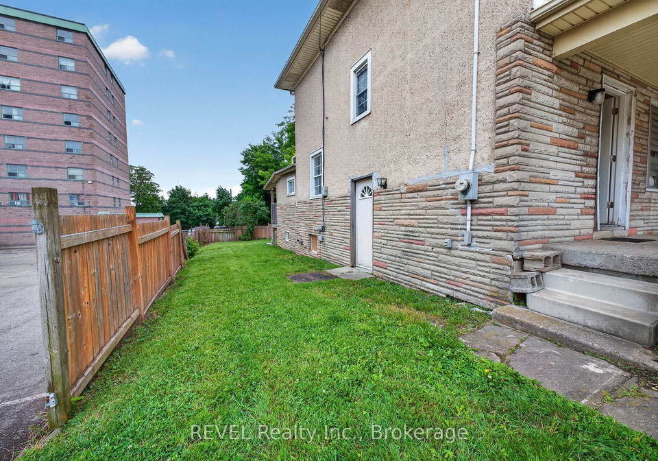 64-division-street-st-catharines-ontario-x13443346