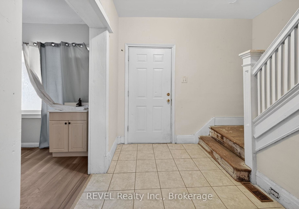 64-division-street-st-catharines-ontario-x13443346