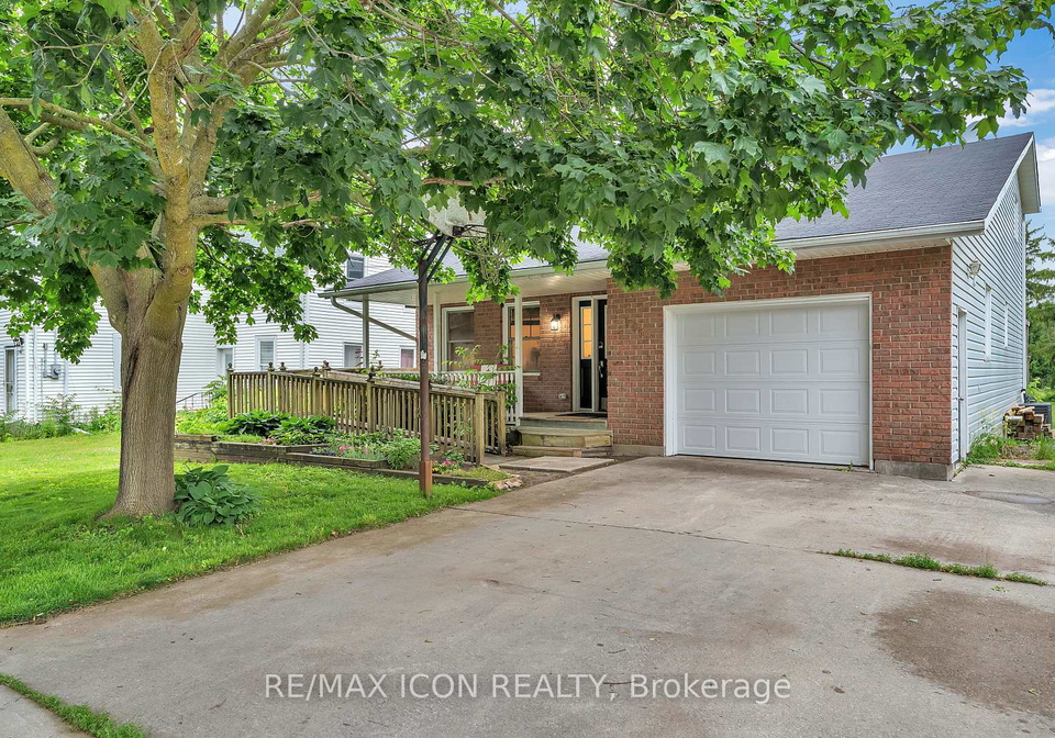 158-broadway-street-north-middlesex-ontario-x13443900