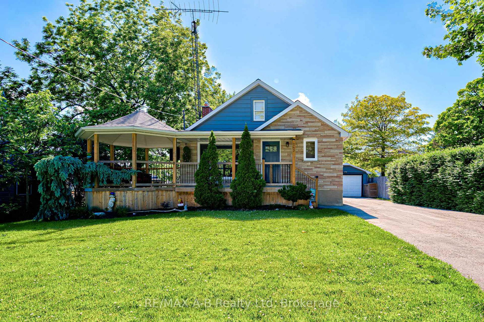 243-king-street-lucan-biddulph-ontario-x13444114