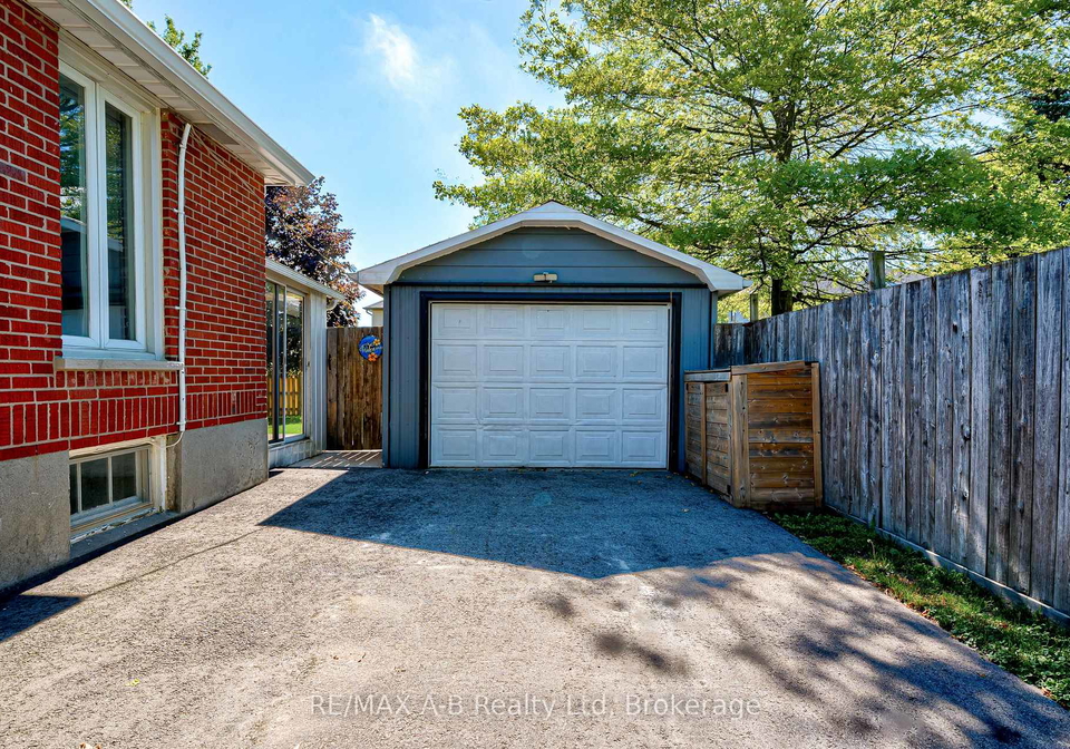 243-king-street-lucan-biddulph-ontario-x13444114