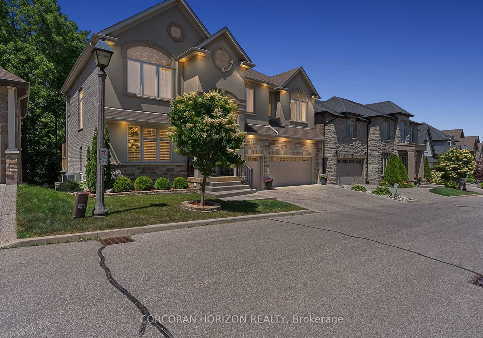 25edgewater-crescent-kitchener-ontario-x13445056