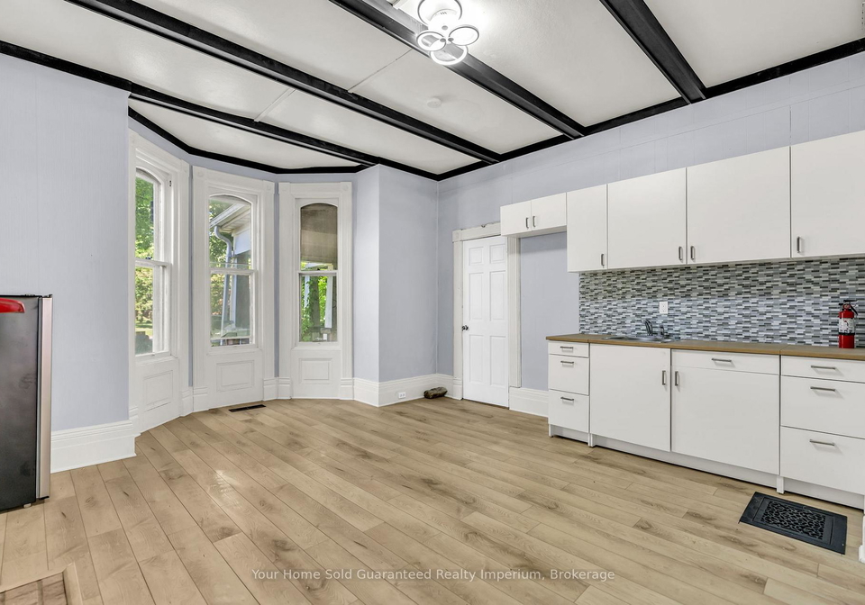 42-vansittart-avenue-woodstock-ontario-x13445106