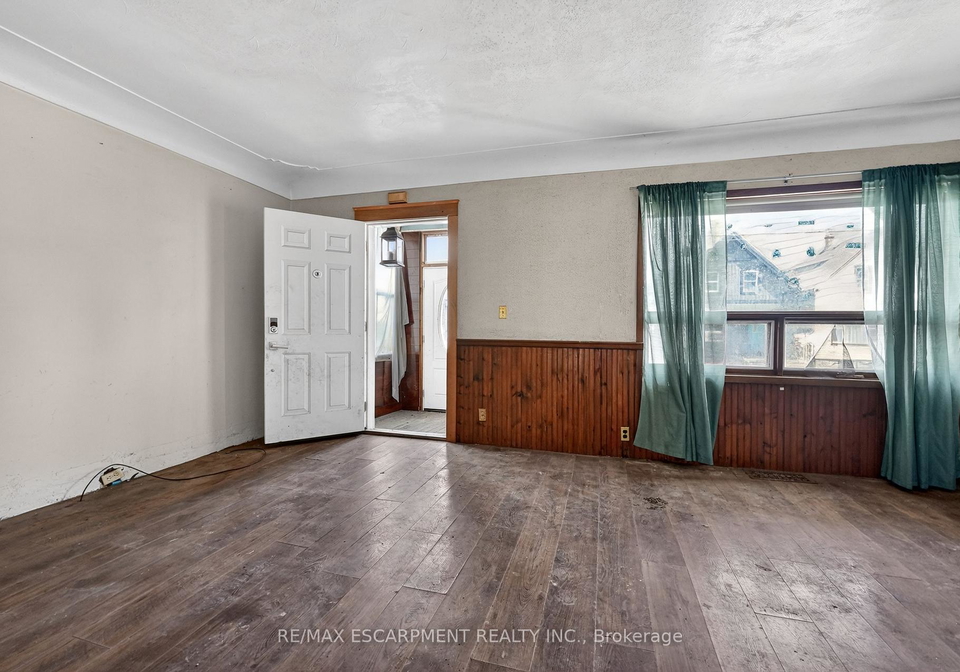 28-cambridge-avenue-hamilton-ontario-x13445320
