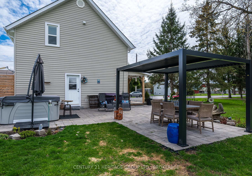 269-simmons-road-loyalist-ontario-x13445412
