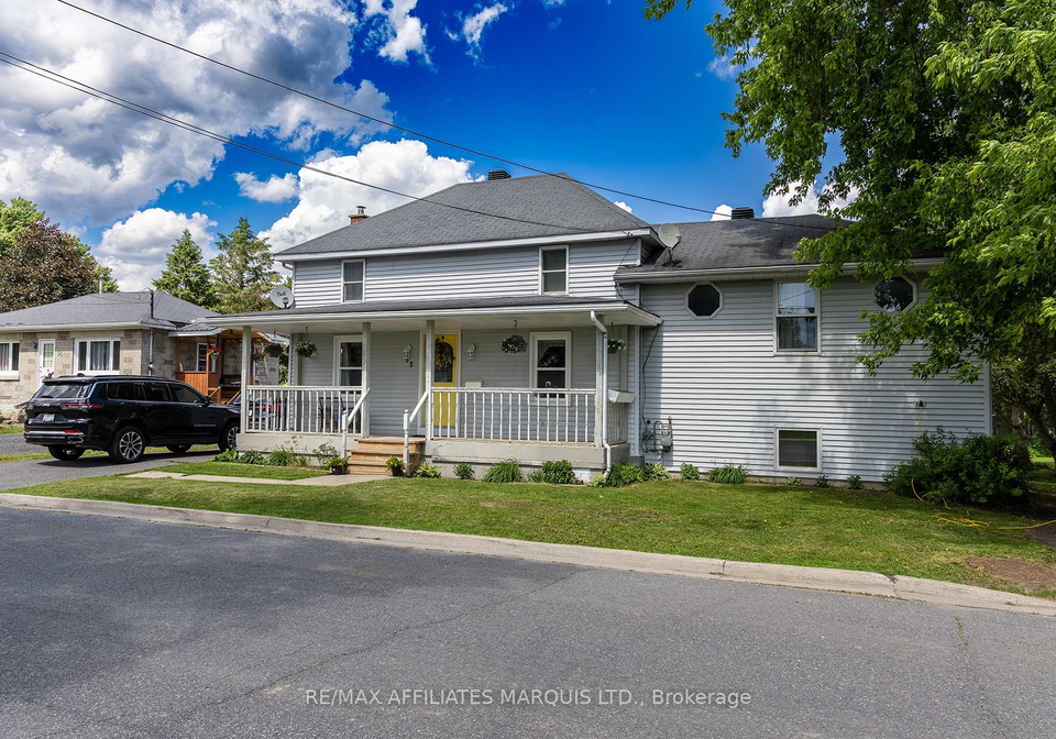 53-augusta-street-south-dundas-ontario-x13445424