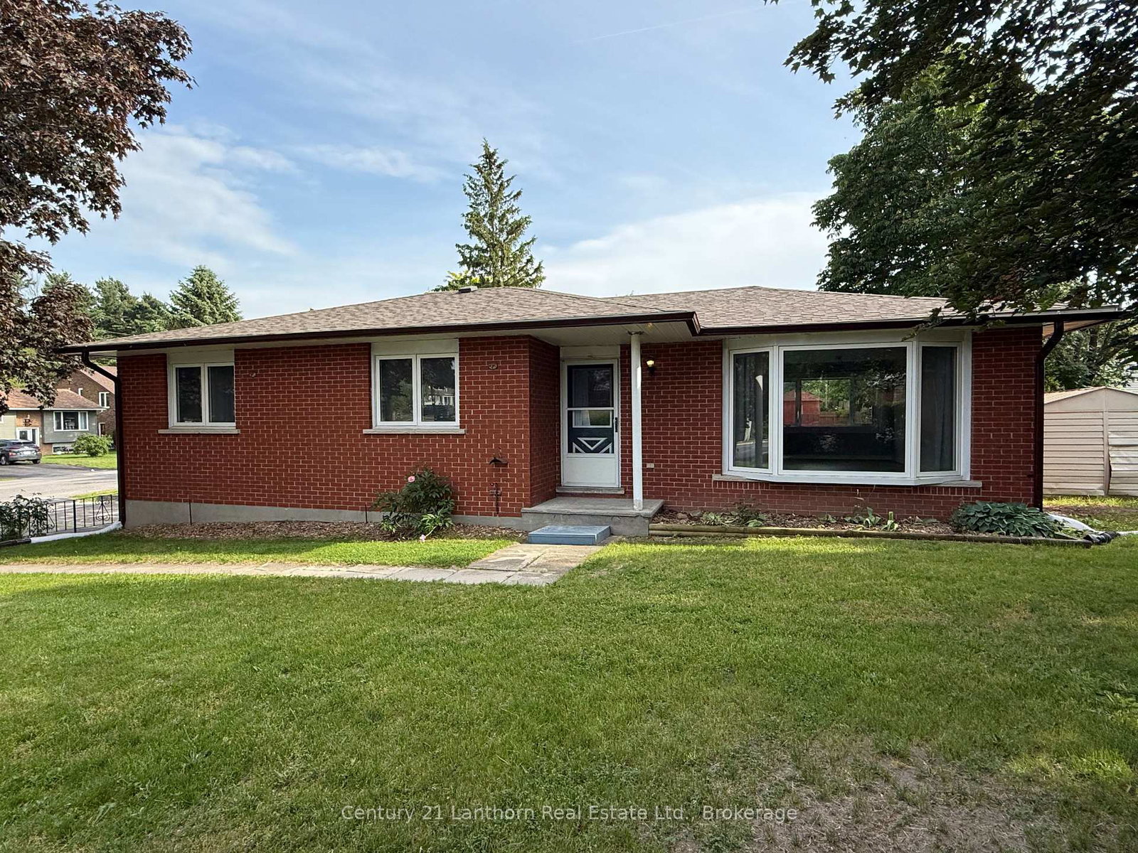 2-argyle-crescent-prince-edward-county-ontario-x13447200
