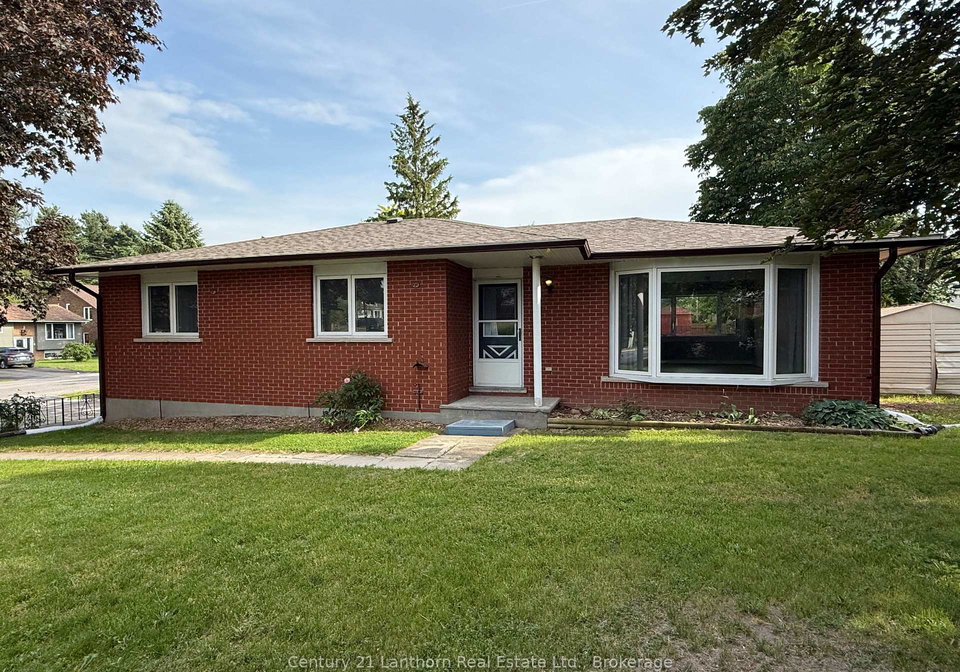 2-argyle-crescent-prince-edward-county-ontario-x13447200