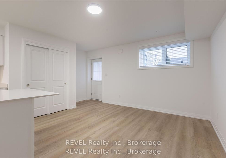 35-southworth-street-n-welland-ontario-x13447544