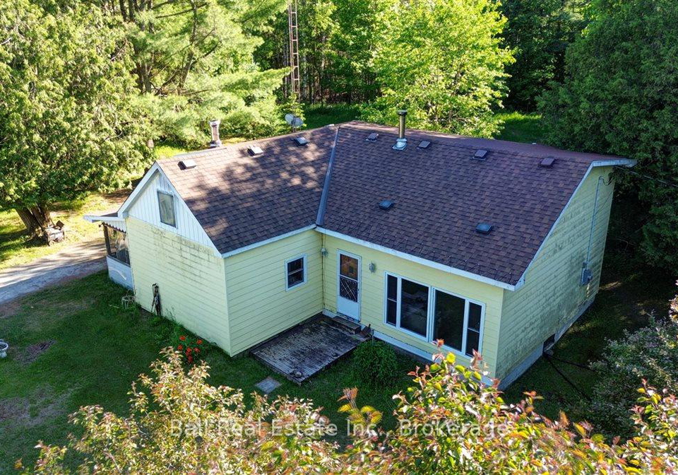 82-east-road-tudor-and-cashel-ontario-x13447736