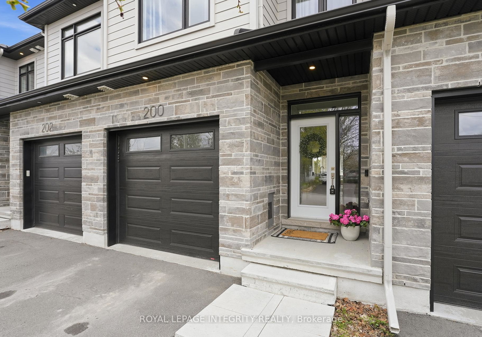 200-adelaide-street-mississippi-mills-ontario-x13447844