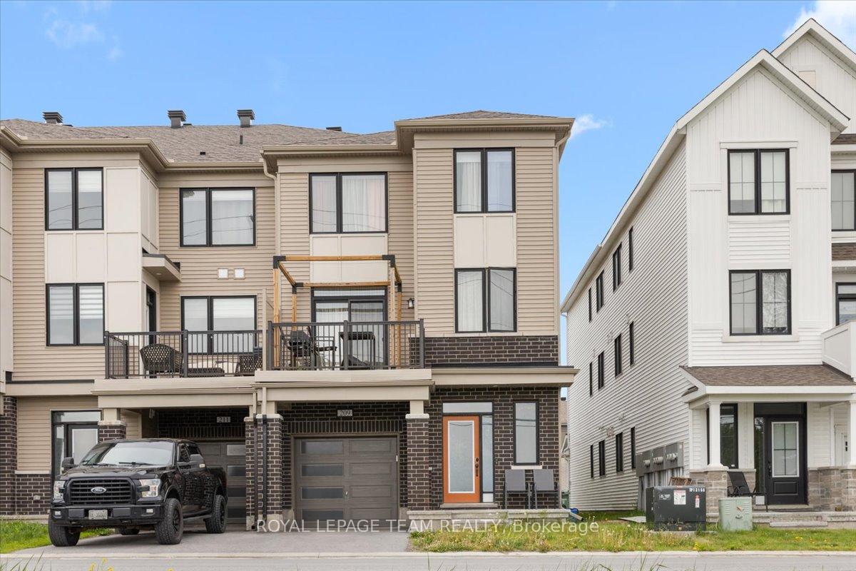 209-hibernian-walk-kanata-ontario-x13448198
