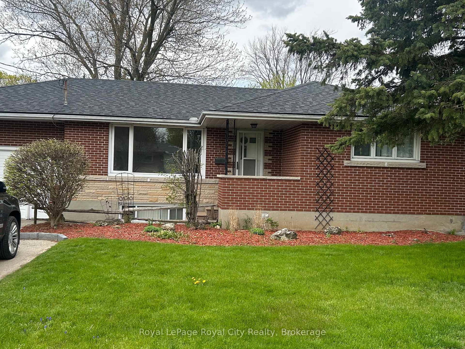 6-montgomery-street-guelph-ontario-x13449050