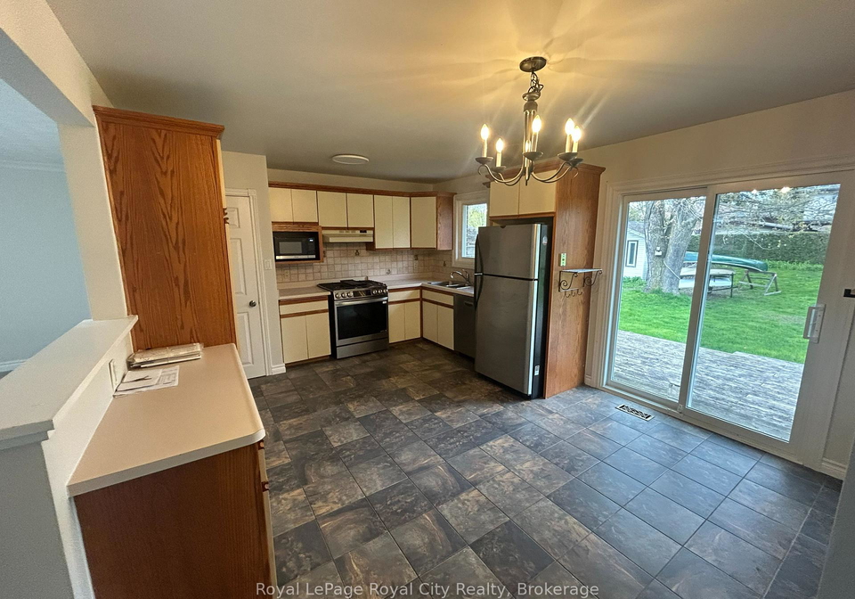 6-montgomery-street-guelph-ontario-x13449050