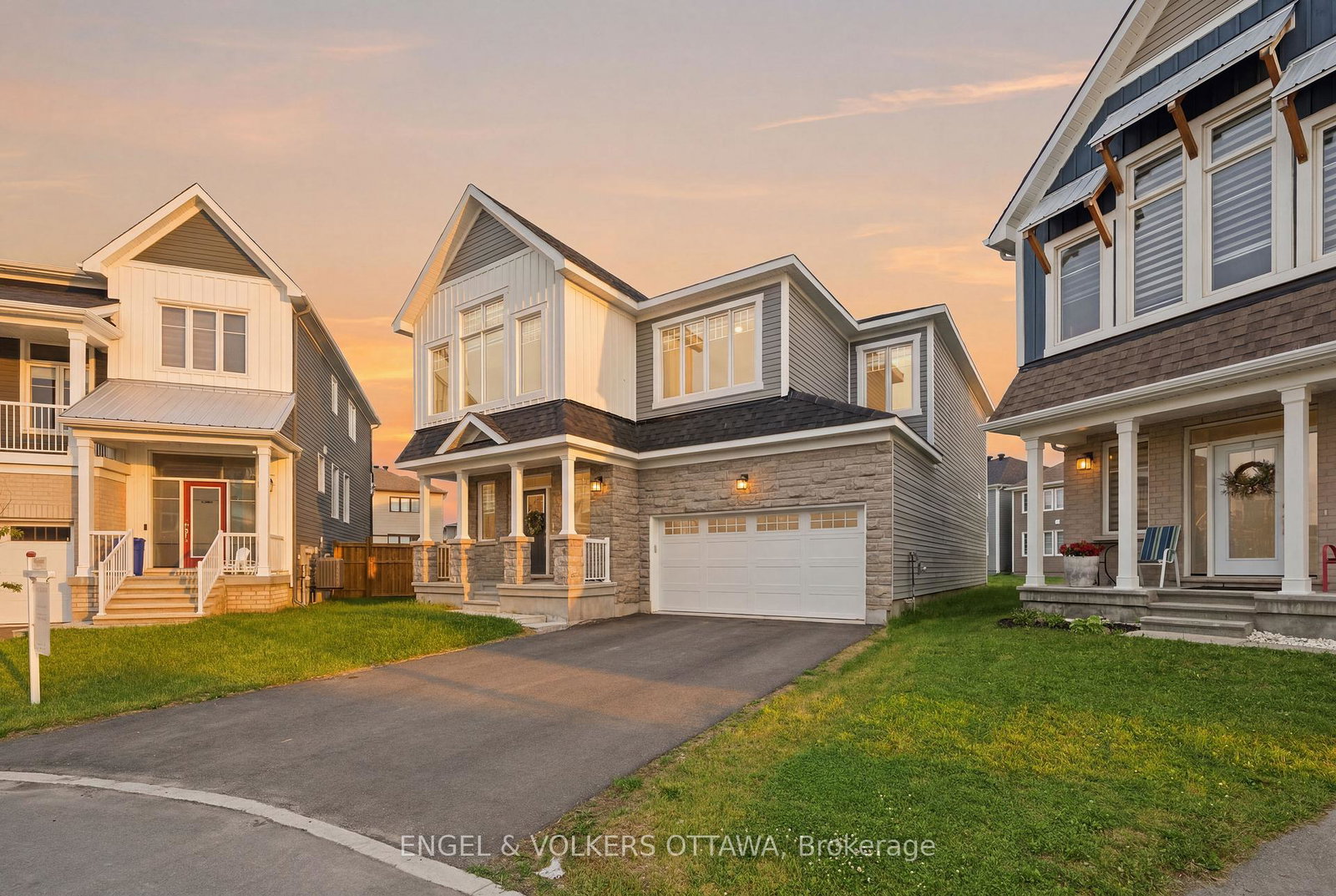 17-pacing-walk-ottawa-ontario-x13449096