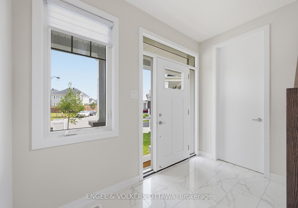 17-pacing-walk-ottawa-ontario-x13449096