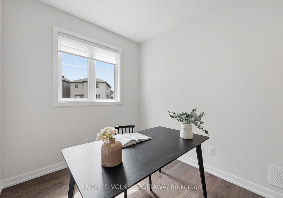 17-pacing-walk-ottawa-ontario-x13449096