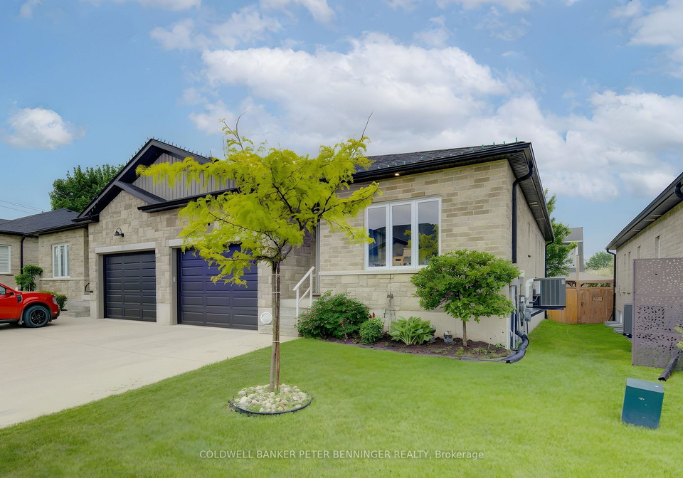 575-albert-avenue-n-north-perth-ontario-x13449176