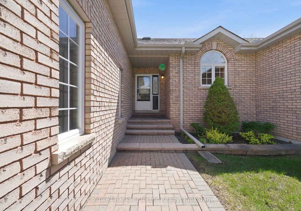 300-franmor-drive-peterborough-ontario-x13449200