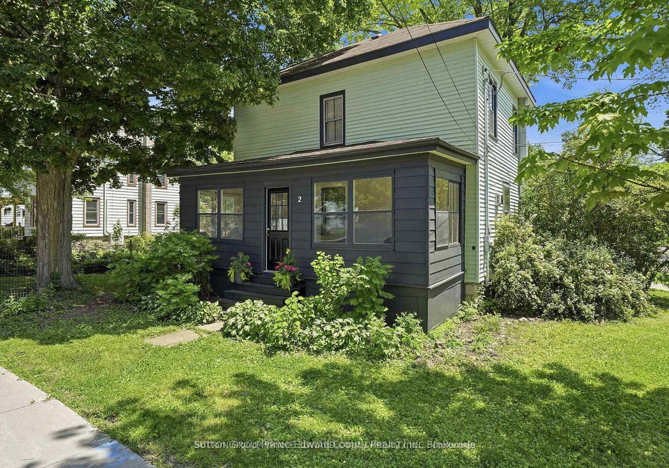 2-queen-street-prince-edward-county-ontario-x13449338