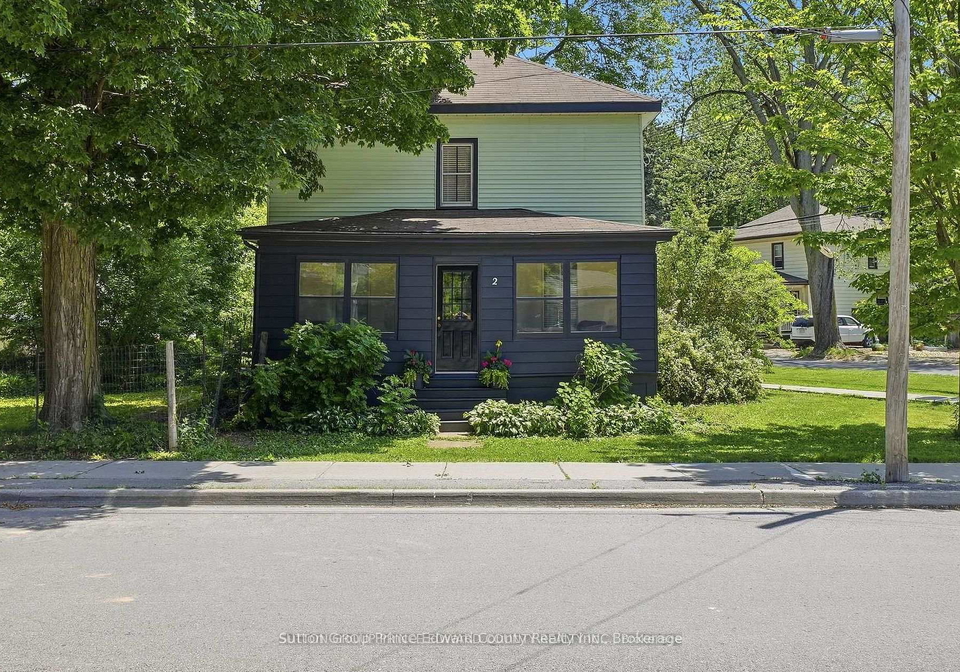 2-queen-street-prince-edward-county-ontario-x13449338