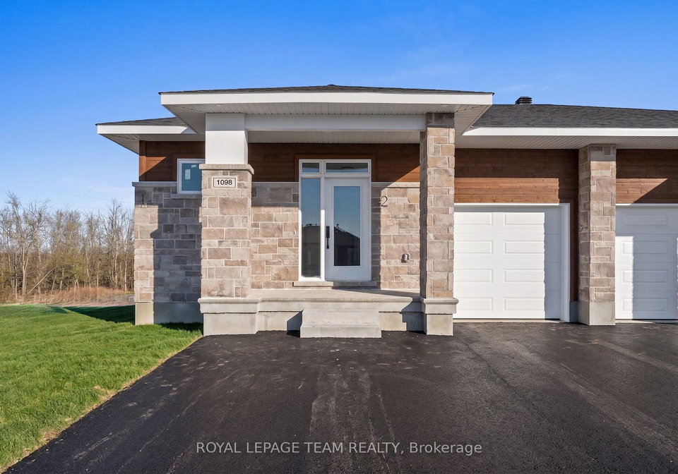 1128-moore-street-brockville-ontario-x13449362