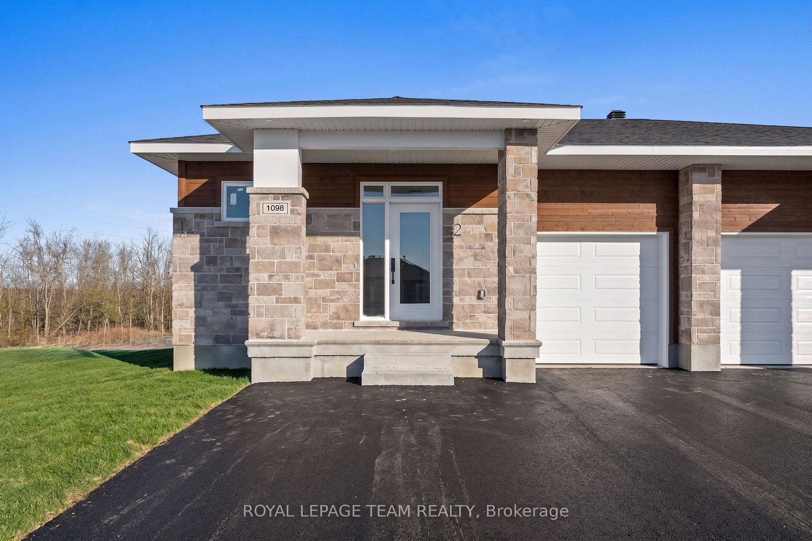 1128-moore-street-brockville-ontario-x13449384