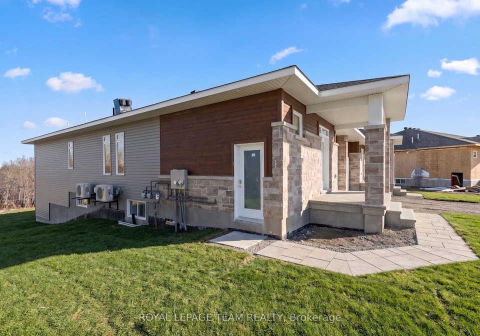 1128-moore-street-brockville-ontario-x13449384